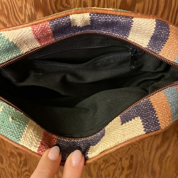 Southwest style crossbody - Picture 4 of 5